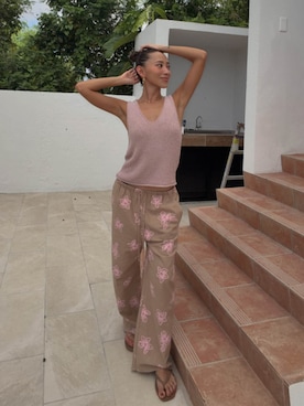 「ALEXIA STAM（アリシアスタン）のV Neck Summer Knit Top/Vネックサマーニット（ニット/セーター、ピンク系）」を使った、ALEXIA STAMさん（レディース・159cm）の夏コーディネート