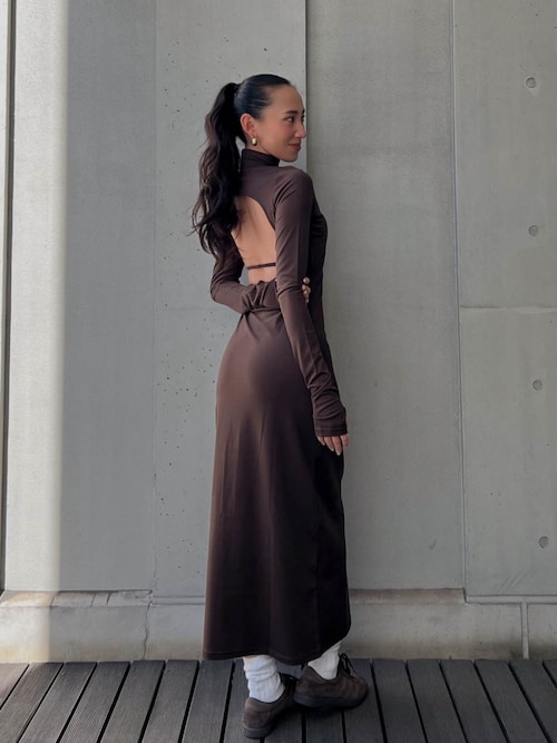 ALEXIA STAM ワンピース Wellness High Neck Long Sleeve Dress /背中