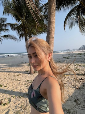 「アイテム（水着）」を使った、ALEXIA STAMさん（レディース・160cm）の秋コーディネート