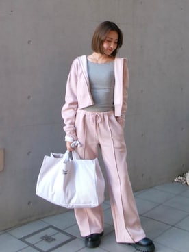 ALEXIA STAMさん（レディース・156cm）の冬コーディネート