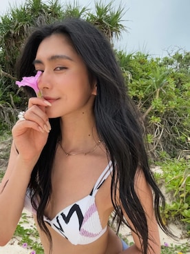 「アイテム（水着）」を使った、ALEXIA STAMさん（レディース・160cm）の秋コーディネート