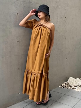 ALEXIA STAMさんのコーディネート