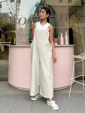 「アイテム（サロペット/オーバーオール、ベージュ系）」を使った、ALEXIA STAMさん（レディース・164cm）の夏コーディネート