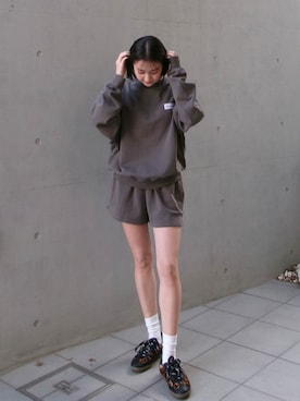 「ALEXIA STAM（アリシアスタン）のLogo Patch Sweatshirt /ロゴパッチスウェットトップス（スウェット、グレー系）」を使った、ALEXIA STAMさん（レディース・163cm）の春コーディネート