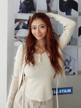 「アイテム（タンクトップ）」を使った、ALEXIA STAMさん（レディース・164cm）の秋コーディネート