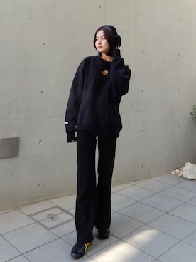 「アイテム（イヤーマフ）」を使った、ALEXIA STAMさん（レディース・156cm）の秋コーディネート