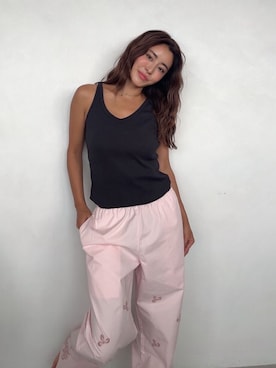 「アイテム（タンクトップ、グレー系）」を使った、ALEXIA STAMさん（レディース・158cm）の夏コーディネート