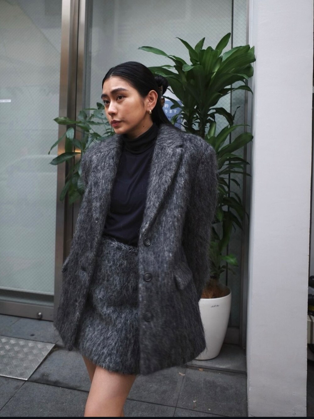 「着回しコーデ、シンプルコーデ、大人女子、シンプル、おしゃれさんと繋がりたい」｜「ALEXIA STAMのOversized Shaggy Jacket /オーバーサイズシャギージャケット（その他アウター、グレー系）」を使った、ALEXIA STAMさん（レディース・160cm）の秋コーディネートの1枚目の写真