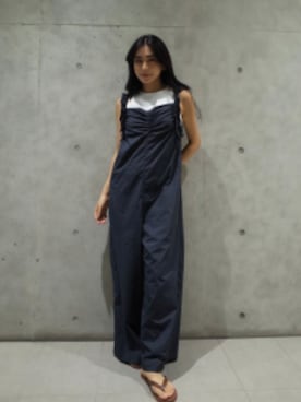 「アイテム（つなぎ/オールインワン、グレー系）」を使った、ALEXIA STAMさん（レディース・160cm）の夏コーディネート