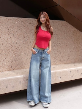 「アイテム（タンクトップ、レッド系）」を使った、ALEXIA STAMさん（レディース・164cm）の秋コーディネート