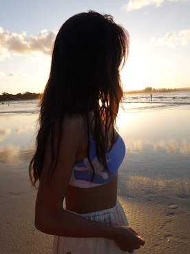 「アイテム（水着）」を使った、ALEXIA STAMさん（レディース・157cm）の秋コーディネート