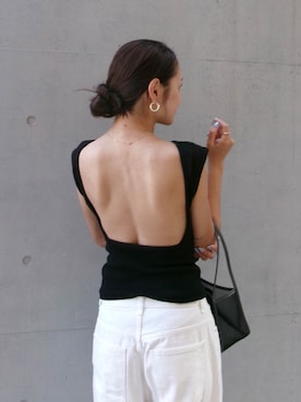 「ALEXIA STAM（アリシアスタン）のOpen Back Top /パッドinオープンバックトップス（Tシャツ/カットソー、ブラック系）」を使った、ALEXIA STAMさん（レディース・159cm）の夏コーディネート