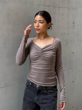 「ALEXIA STAM（アリシアスタン）のGathered Off-Shoulder Top /オフショルギャザートップス（Tシャツ/カットソー、ブラウン系）」を使った、ALEXIA STAMさん（レディース・155cm）の秋コーディネート