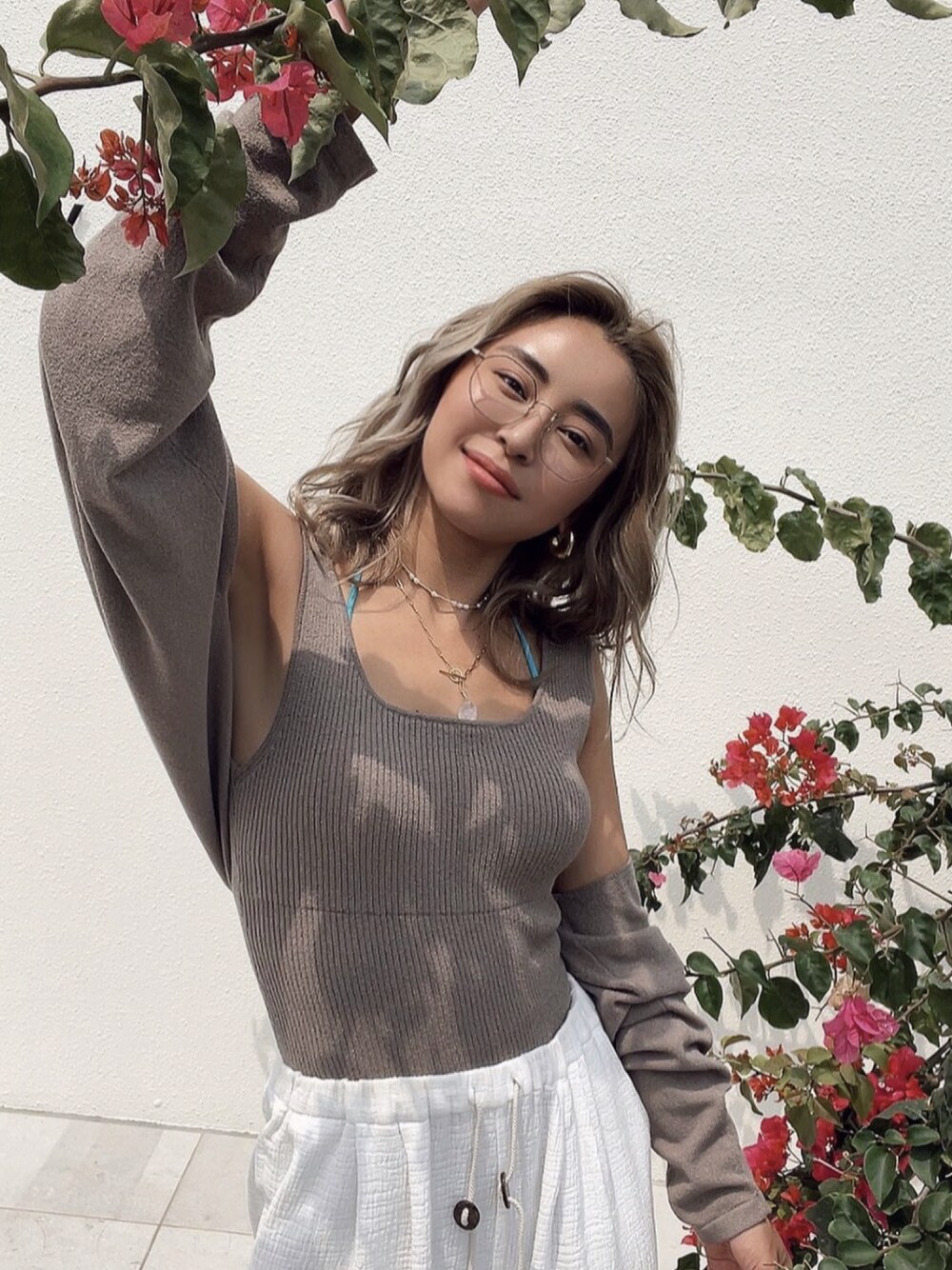 「大人カジュアル、春夏コーデ、カジュアルコーデ、大人可愛い、今日のコーデ、カジュアル、大人コーデ」｜「ALEXIA STAMのSleeveless Knit Bodysuit /パッドinボディスーツ（その他トップス、ブラウン系）」を使った、ALEXIA STAMさん（レディース・158cm）の春コーディネートの1枚目の写真