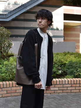 「SENSE OF PLACE by URBAN RESEARCH（センスオブプレイスバイアーバンリサーチ）のフェイクレザーマルシェバッグ（トートバッグ）」を使った、吉沢成夏（ヨシザワセナ）さん（メンズ・180cm）の冬コーディネート