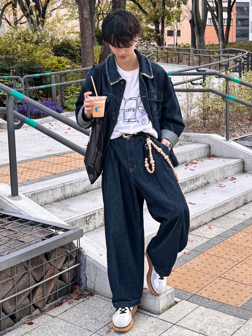 おやすみくん💤｜Onitsuka Tigerのスニーカーを使った