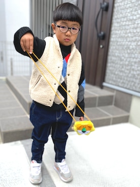 「アイテム（ニット/セーター、ブラック系）」を使った、Aさん（キッズ・110cm）の秋コーディネート