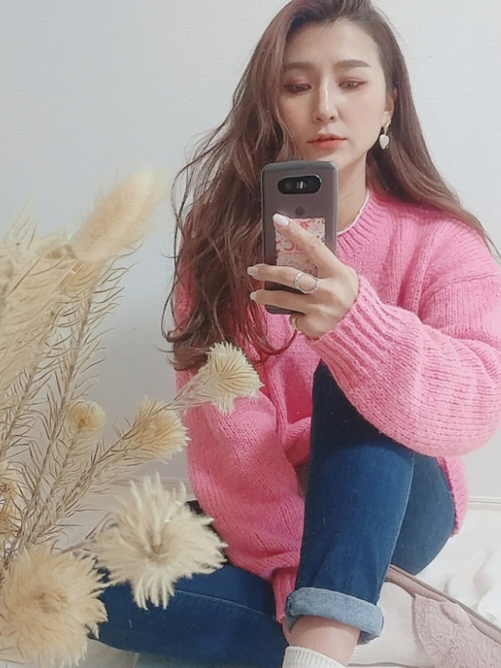 「休日スタイル、ゆるコーデ、おしゃれさんと繋がりたい、ピンク、ピンクコーデ、ニット、ootd、outfit、オトナ女子、インスタフォローしてね！、インスタグラム」｜「GUのアイテム（ニット/セーター、ピンク系）」を使った、MANAMI☪さん（レディース・156cm）の冬コーディネートの1枚目の写真