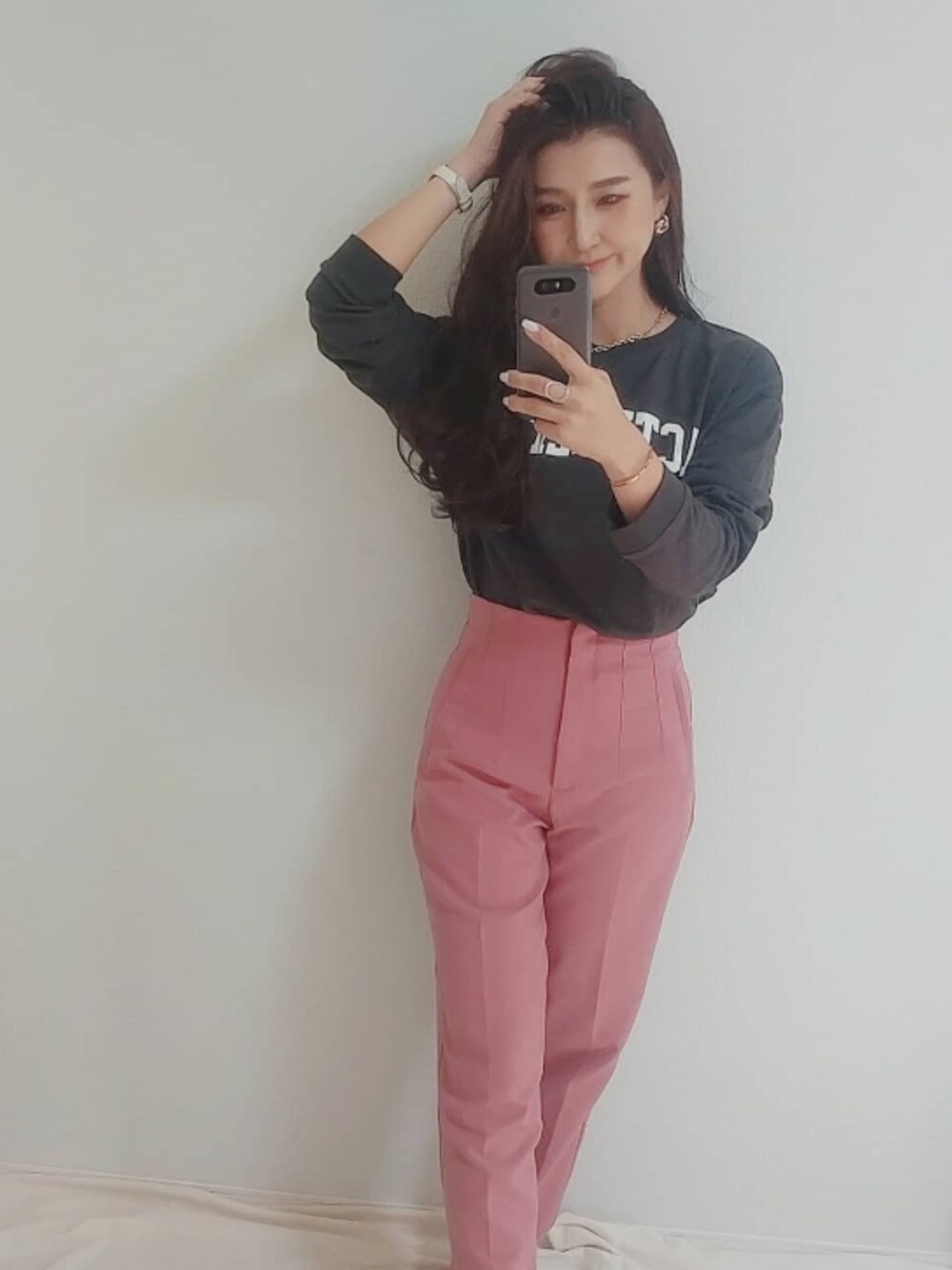 「ピンク、カラーパンツ、秋のコーデ、大人カジュアル、ootd、低身長、code、大人かわいい、instagram、いいね、save、フォローお願いします🤑、インスタフォローしてね！、秋トレンド2021」｜「ZARAのアイテム（パンツ、ピンク系）」を使った、MANAMI☪さん（レディース・156cm）の秋コーディネートの1枚目の写真