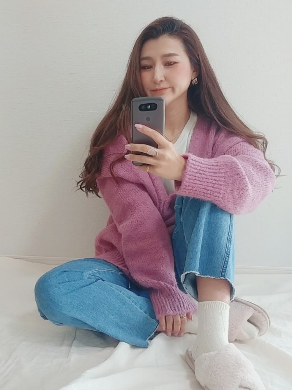 「カーディガン、大人カジュアル、パープル、ootd、ピンクコーデ、かわいい、低身長コーデ、大人かわいい、instagram、カーディガンコーデ、おしゃれさんと繋がりたい、オトナ女子、ニット/セーター」｜「earth music&ecologyの深Vネックビッグカーディガン＊（カーディガン/ボレロ、パープル系）」を使った、MANAMI☪さん（レディース・156cm）の秋コーディネートの1枚目の写真