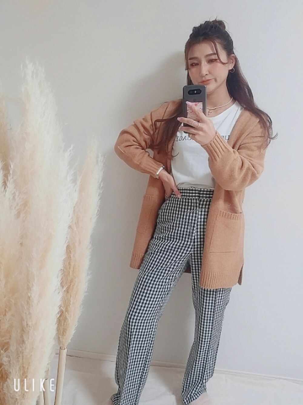 「カーディガン、冬コーデ、オレンジ、大人カジュアル、ギンガムチェック、ootd、あったかコーデ、outfit、code、低身長コーデ、秋冬コーデ、オレンジニット」｜「Honeysのチュニック丈カーデ（カーディガン/ボレロ、オレンジ系）」を使った、MANAMI☪さん（レディース・156cm）の冬コーディネートの1枚目の写真