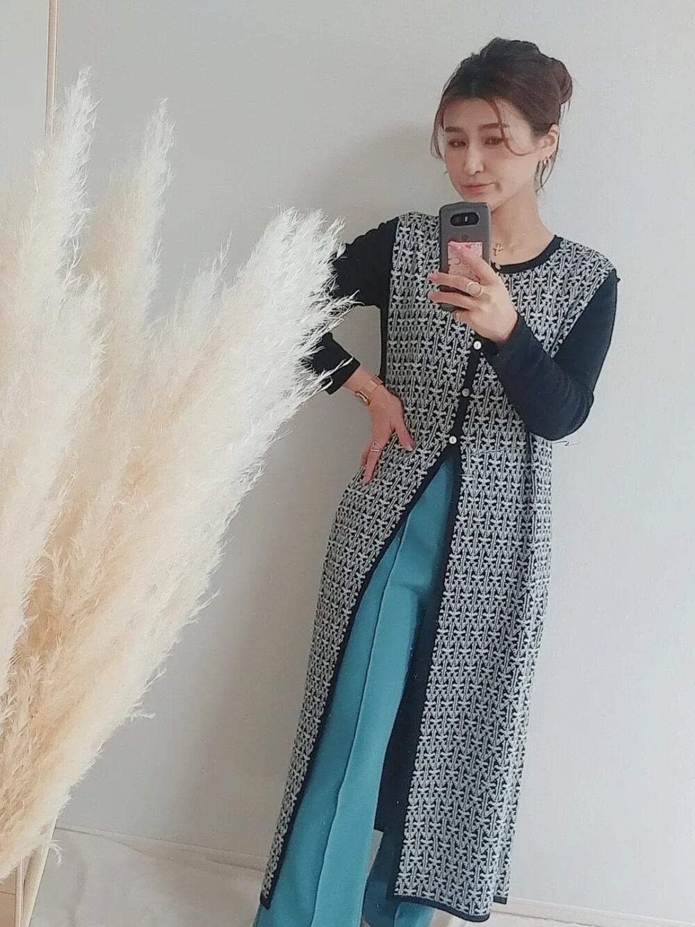「春、ゆるコーデ、オトナ女子、低身長コーデ、キレイめ、大人コーデ、プチプラコーデ、いいね、save、フォローお願いします🤑、カラーパンツ、ママコーデ、しまむら、今日のコーデ、春カラー」｜「Instagram✞のアイテム（トップス、ホワイト系）」を使った、MANAMI☪さん（レディース・157cm）の春コーディネートの1枚目の写真