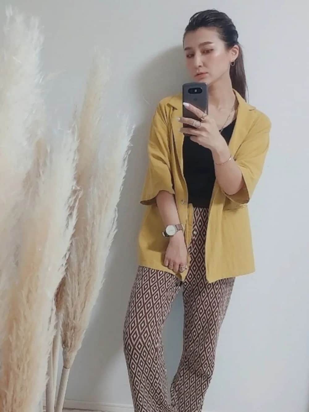 「大人コーデ、リネンシャツ、リネン、ローリーズファーム(LOWRYS FARM)、秋のコーデ、秋カラー、instagramフォローお願いします、いいね、save、フォローお願いします🤑、お洒落さんとつながりたい、オトナカジュアル」｜「RETRO GIRLのリネンライクシャツジャケット（テーラードジャケット、イエロー系）」を使った、MANAMI☪さん（レディース・156cm）の夏コーディネートの1枚目の写真