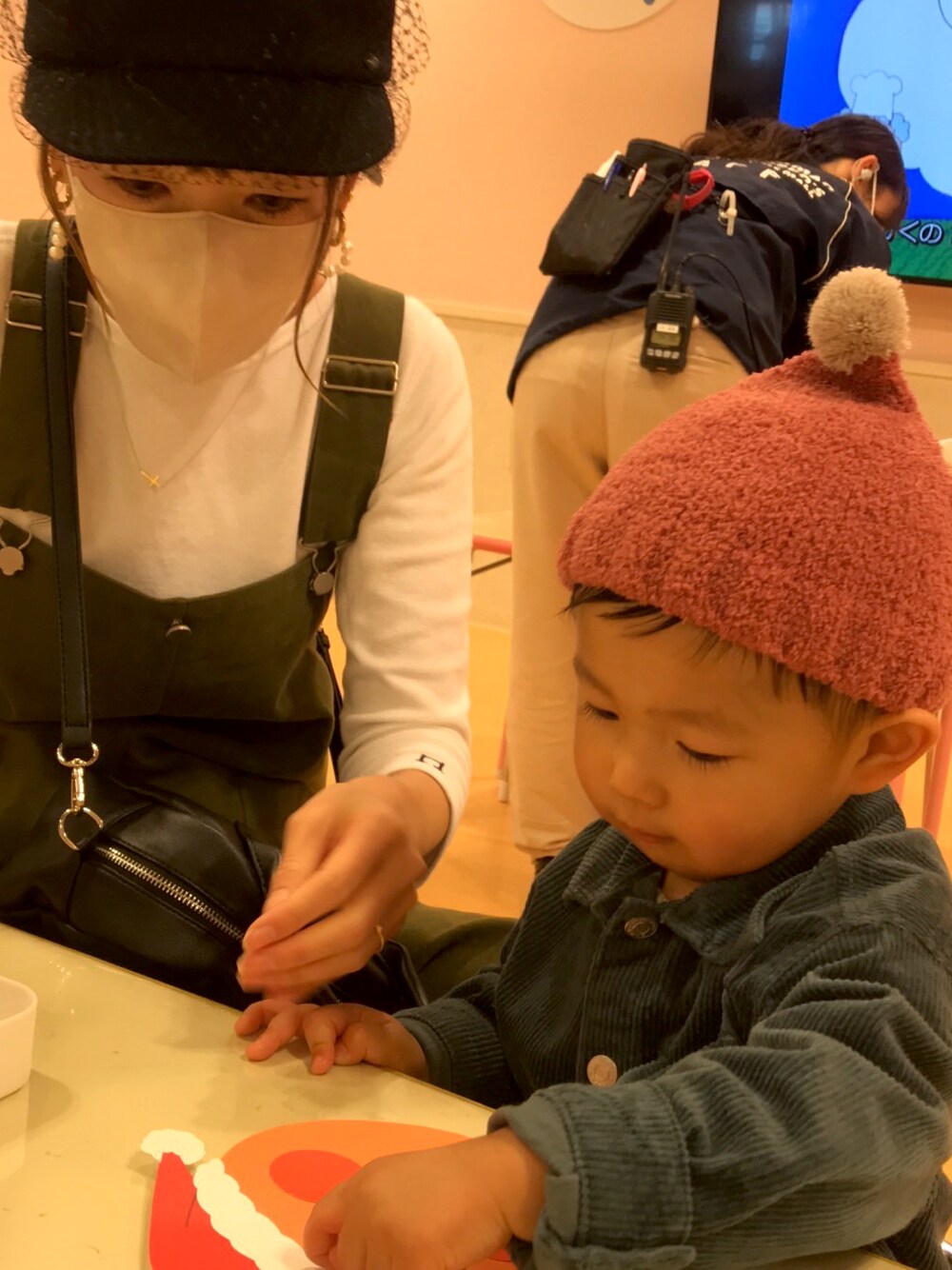 「赤ちゃん本舗のアイテム（その他ベビーウェア、ピンク系）」を使った、marian23さん（キッズ・100cm）の冬コーディネートの1枚目の写真