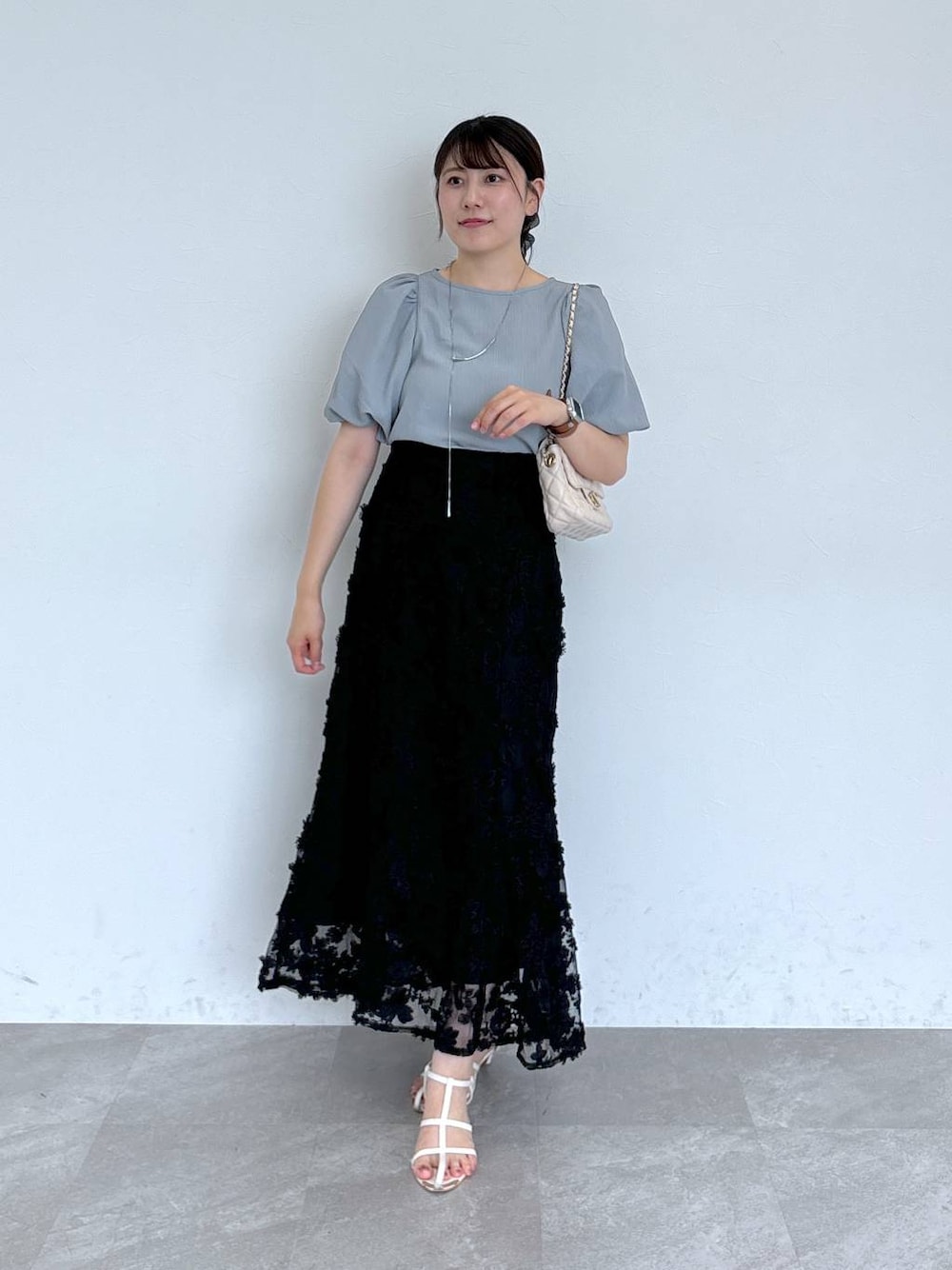 「きれいめ、ベーシック/シンプル、カジュアル」｜「mysty womanの［追加1］【WEB限定】フンワリパフスリーブブラウス　119296（シャツ/ブラウス、ブルー系）」を使った、Renaさん（レディース・155cm）の夏コーディネートの1枚目の写真