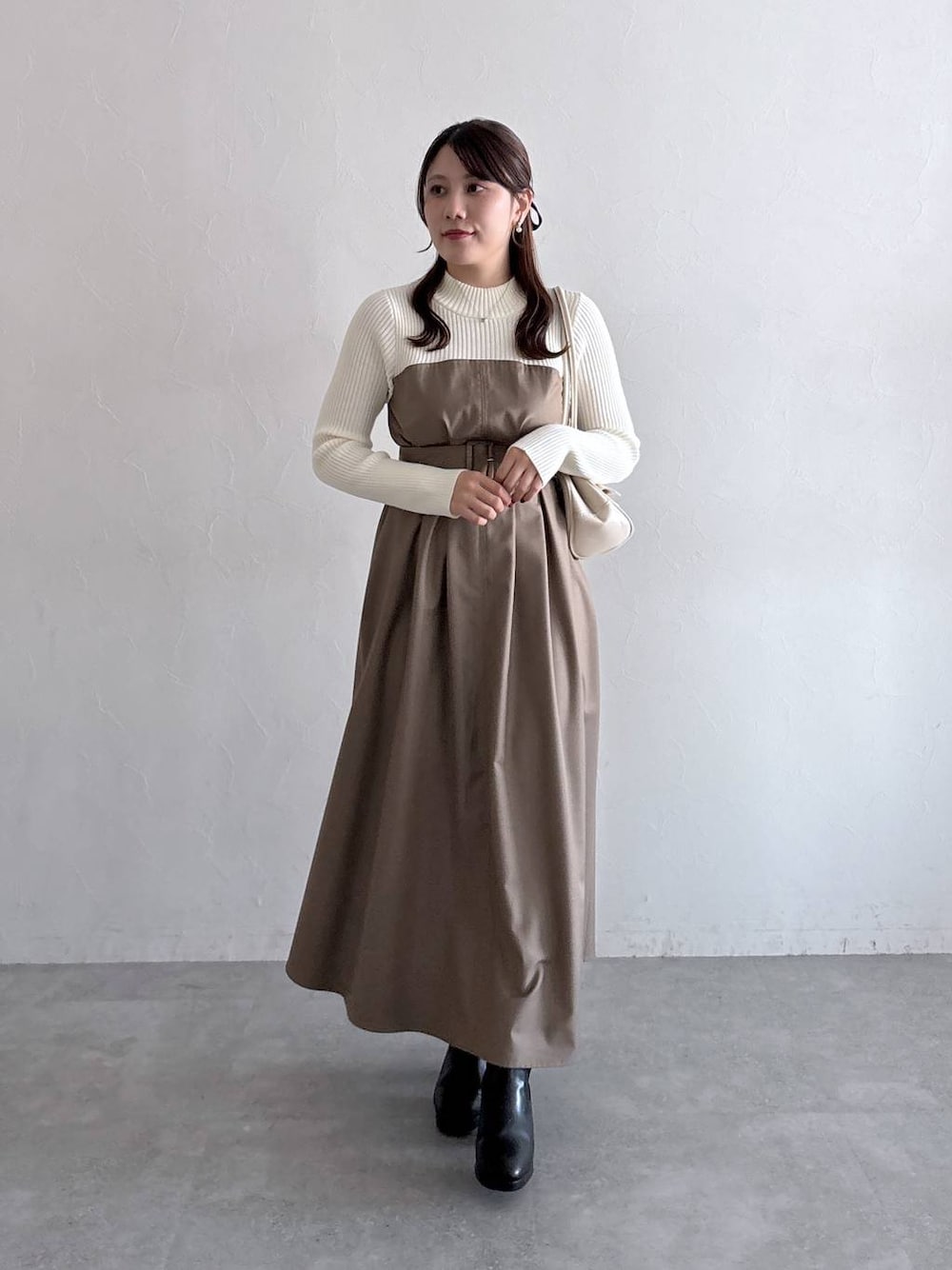 「きれいめ、ベーシック/シンプル、カジュアル」｜「mysty womanのニットストームショートブーツ　143358（ブーツ、ブラック系）」を使った、Renaさん（レディース・155cm）の冬コーディネートの1枚目の写真