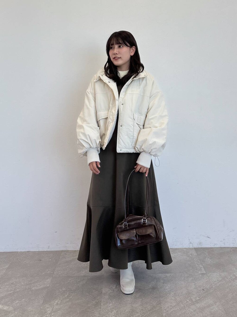 「きれいめ、ベーシック/シンプル、カジュアル」｜「mysty womanのニットストームショートブーツ　143358（ブーツ、ホワイト系）」を使った、Renaさん（レディース・155cm）の秋コーディネートの1枚目の写真