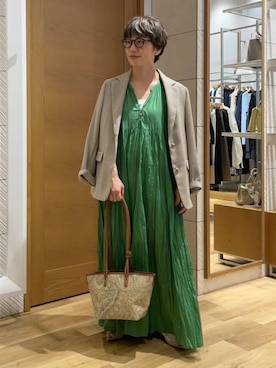「Fanaka（ファナカ）の【SHIPS別注】Fanaka:〈手洗い可能〉クリンクル 袖 フレア ワンピース（ワンピース、グリーン系）」を使った、隈元さん（レディース・158cm）の春コーディネート