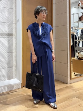 「SHIPS（シップス）の〈接触冷感/手洗い可能〉Jupiter 麻混 フリル ブラウス（シャツ/ブラウス、ブルー系）」を使った、隈元さん（レディース・158cm）の夏コーディネート