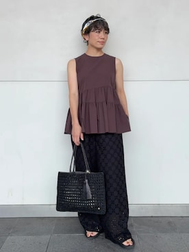 「SHIPS（シップス）の〈接触冷感 / 撥水加工〉TEXBRID(R) タフタ ノースリーブ ブラウス（シャツ/ブラウス、ブラウン系）」を使った、隈元さん（レディース・158cm）の夏コーディネート