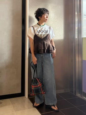 「SHIPS（シップス）の〈洗濯機可能〉デニム バレル パンツ（デニムパンツ、ブルー系）」を使った、隈元さん（レディース・158cm）の夏コーディネート