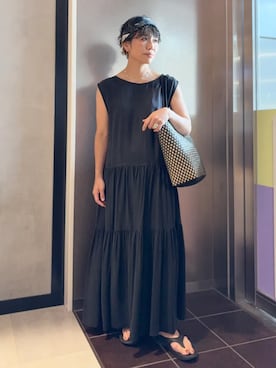 「SHIPS（シップス）の【SHIPS別注】NHE: TO（かごバッグ、グレー系）」を使った、隈元さん（レディース・158cm）の夏コーディネート