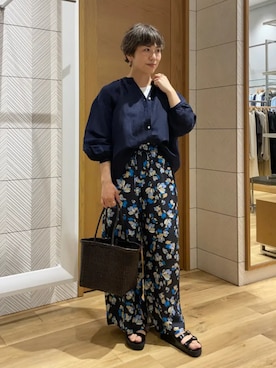 「SHIPS（シップス）の【実力派ベーシック】〈手洗い可能〉IMPERIAL LINEN 混 バンドカラー スキッパー シャツ（シャツ/ブラウス、ブルー系）」を使った、隈元さん（レディース・158cm）の春コーディネート