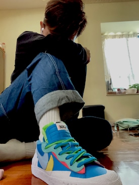 「KAWSのアイテム」を使った、Harper & Desireeさん（メンズ・165cm）の冬コーディネート