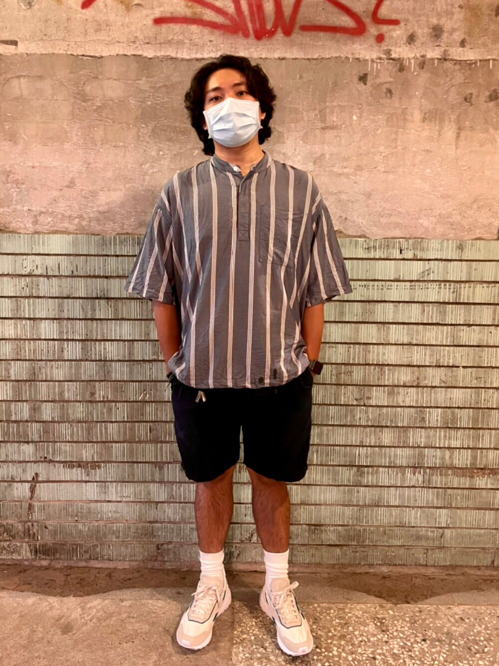 「reebok、summer、blue、white、防疫小尖兵、Reebok CL Legacy az」｜「plain-meのアイテム（その他トップス、ブルー系）」を使った、Mr.Teng さん（メンズ・170cm）の夏コーディネートの1枚目の写真