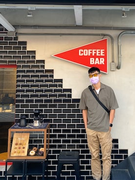 「アイテム（チノパンツ、ゴールド系）」を使った、Ray  さん（メンズ・178cm）の秋コーディネート
