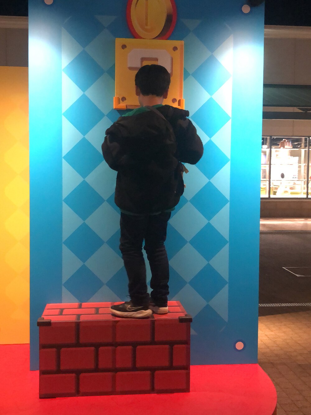 「男の子、アウターコーデ、デニムコーデ、チャンピオン、LEE」｜「Championのアイテム（スウェット、グリーン系）」を使った、YUさん（キッズ・137cm）の冬コーディネートの1枚目の写真