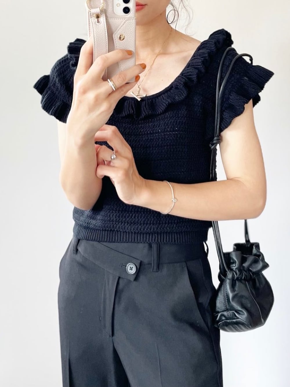 「GUのアイテム（パンツ、ブラック系）」を使った、kaochocoさん（レディース・161cm）の春コーディネートの1枚目の写真