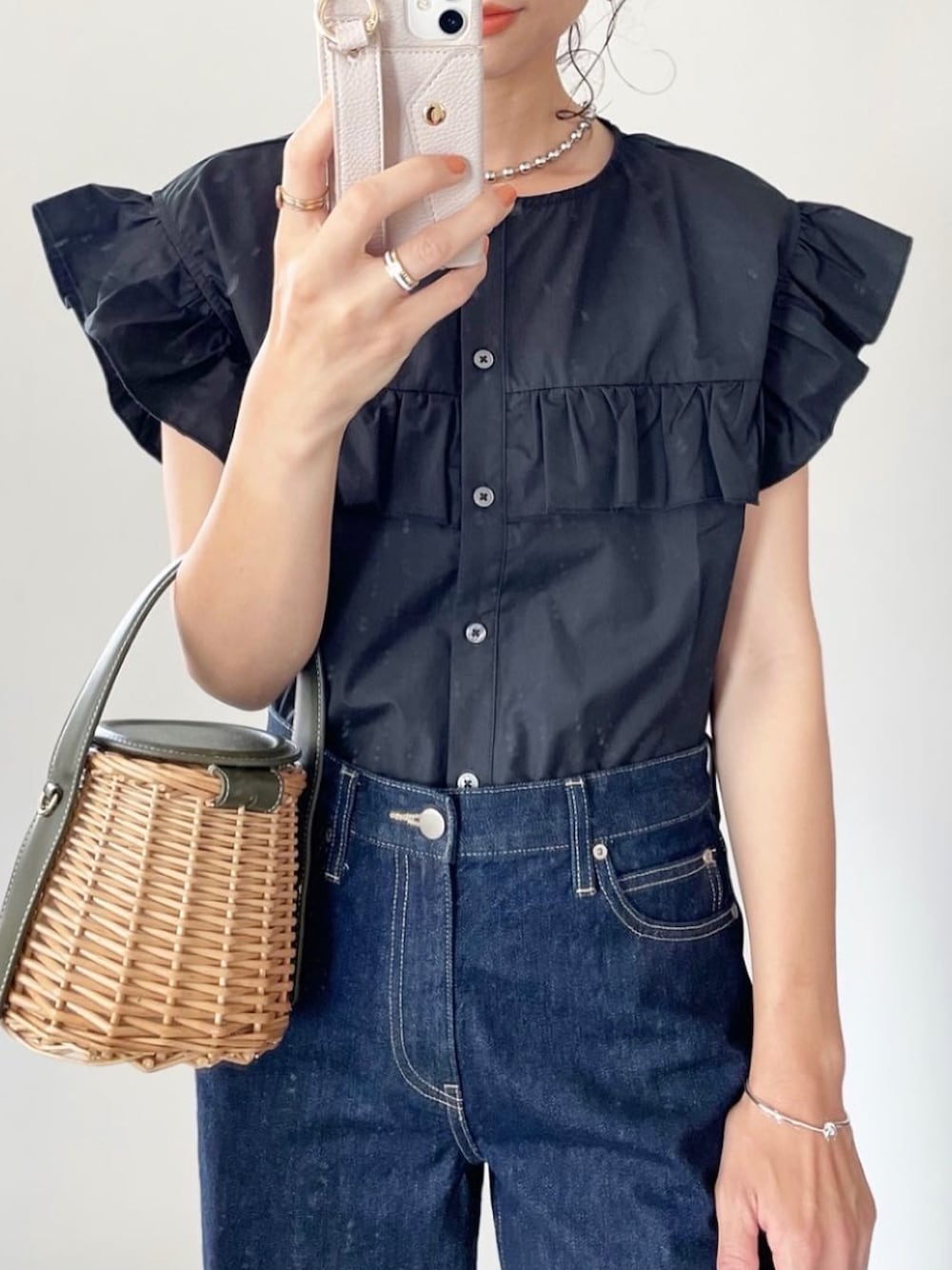 「titivateのﾌﾚﾝﾁｽﾘｰﾌﾞﾌﾘﾙﾌﾞﾗｳｽ（シャツ/ブラウス、ブラック系）」を使った、kaochocoさん（レディース・161cm）の夏コーディネートの1枚目の写真