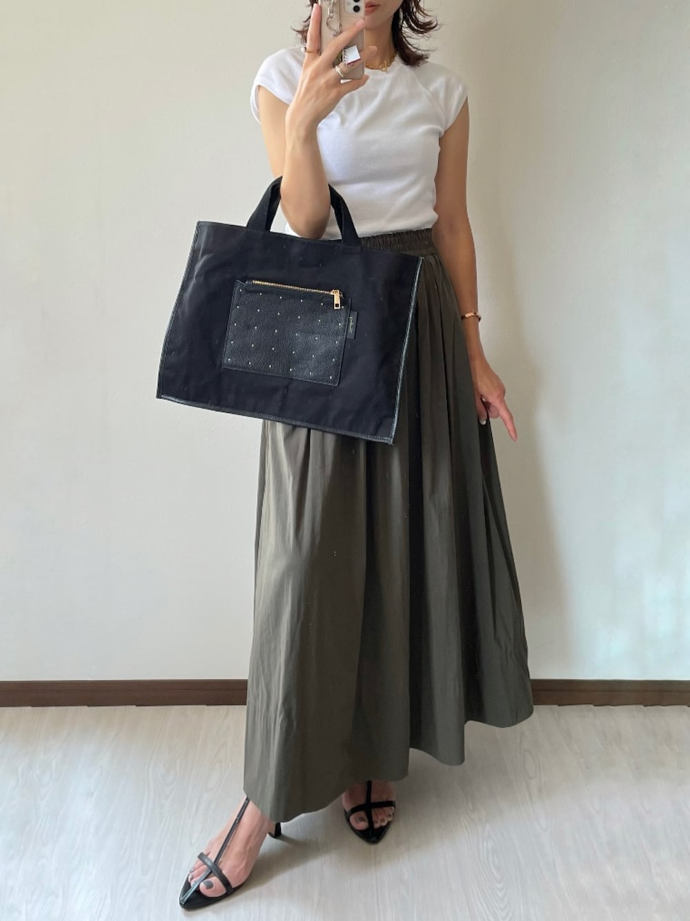 「HAYNIのアイテム（バッグ、ブラック系）」を使った、kaochocoさん（レディース・161cm）の夏コーディネートの1枚目の写真