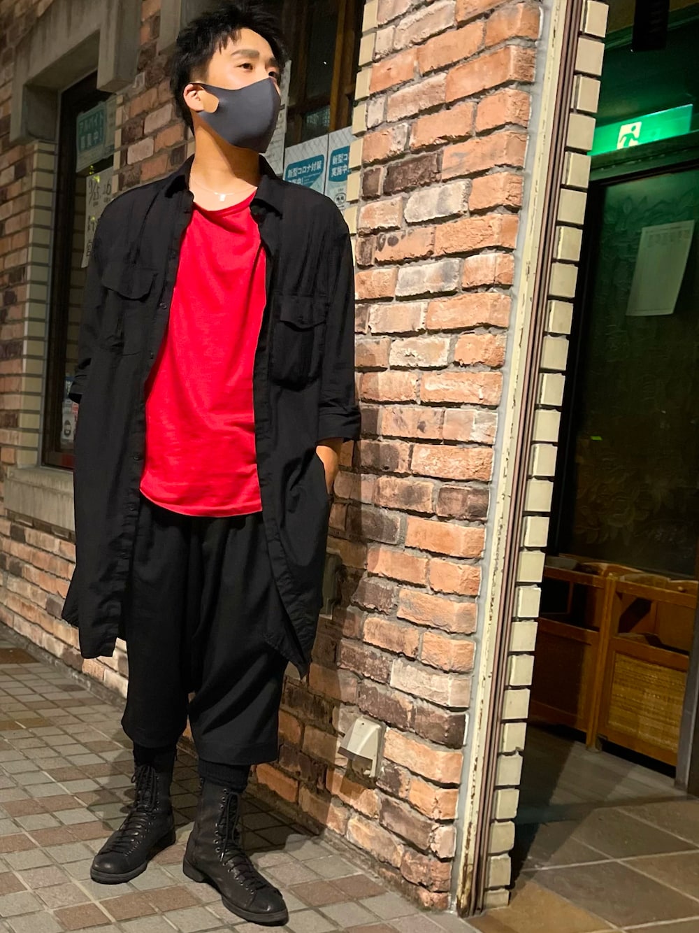 「ヨウジヤマモトプールオム、ヨウジヤマモト、モード系」｜「Yohji Yamamotoのアイテム（Tシャツ/カットソー、レッド系）」を使った、hodeeeen【相互】さん（メンズ・175cm）の秋コーディネートの1枚目の写真