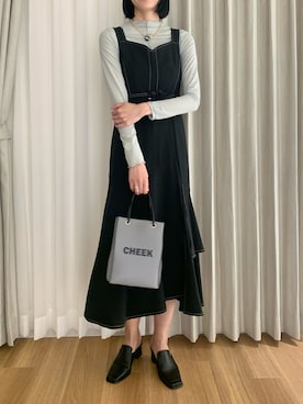 「Cheek（チーク）のアイテム（バッグ）」を使った、るこ。さん（レディース・170cm）の春コーディネート
