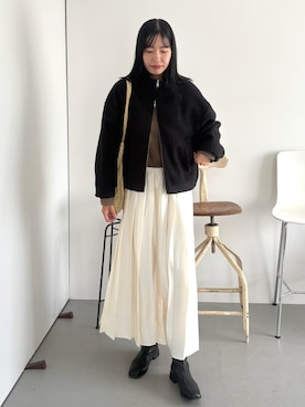 「アイテム（スカート）」を使った、るこ。さん（レディース・173cm）の秋コーディネート