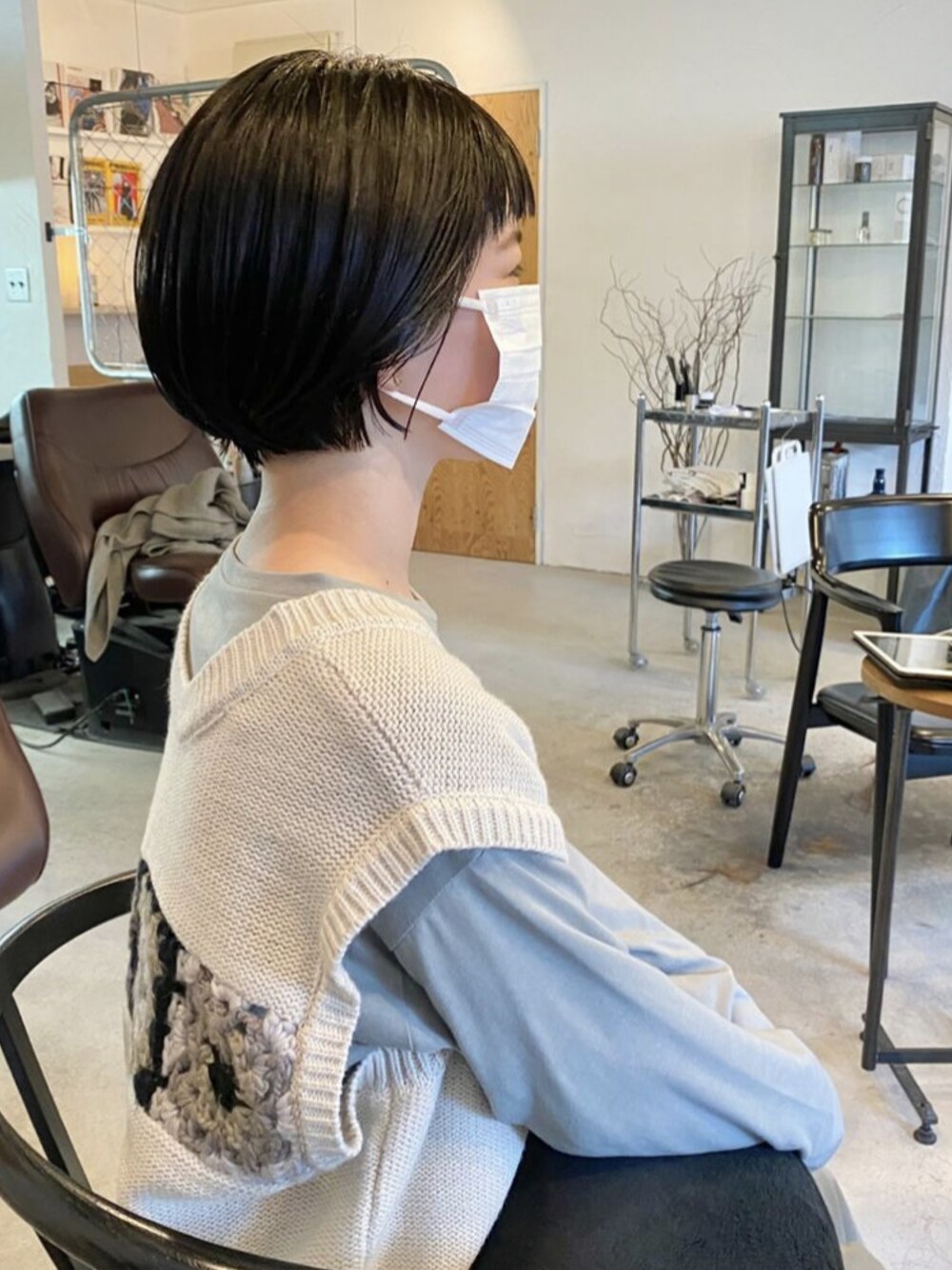 「ラクチンコーデ、ママコーデ、ママファッション、授乳服」｜「niko and...の2WAYクロシェニットベスト（ベスト、ホワイト系）」を使った、iwatäriöさん（レディース・150cm）の秋コーディネートの1枚目の写真