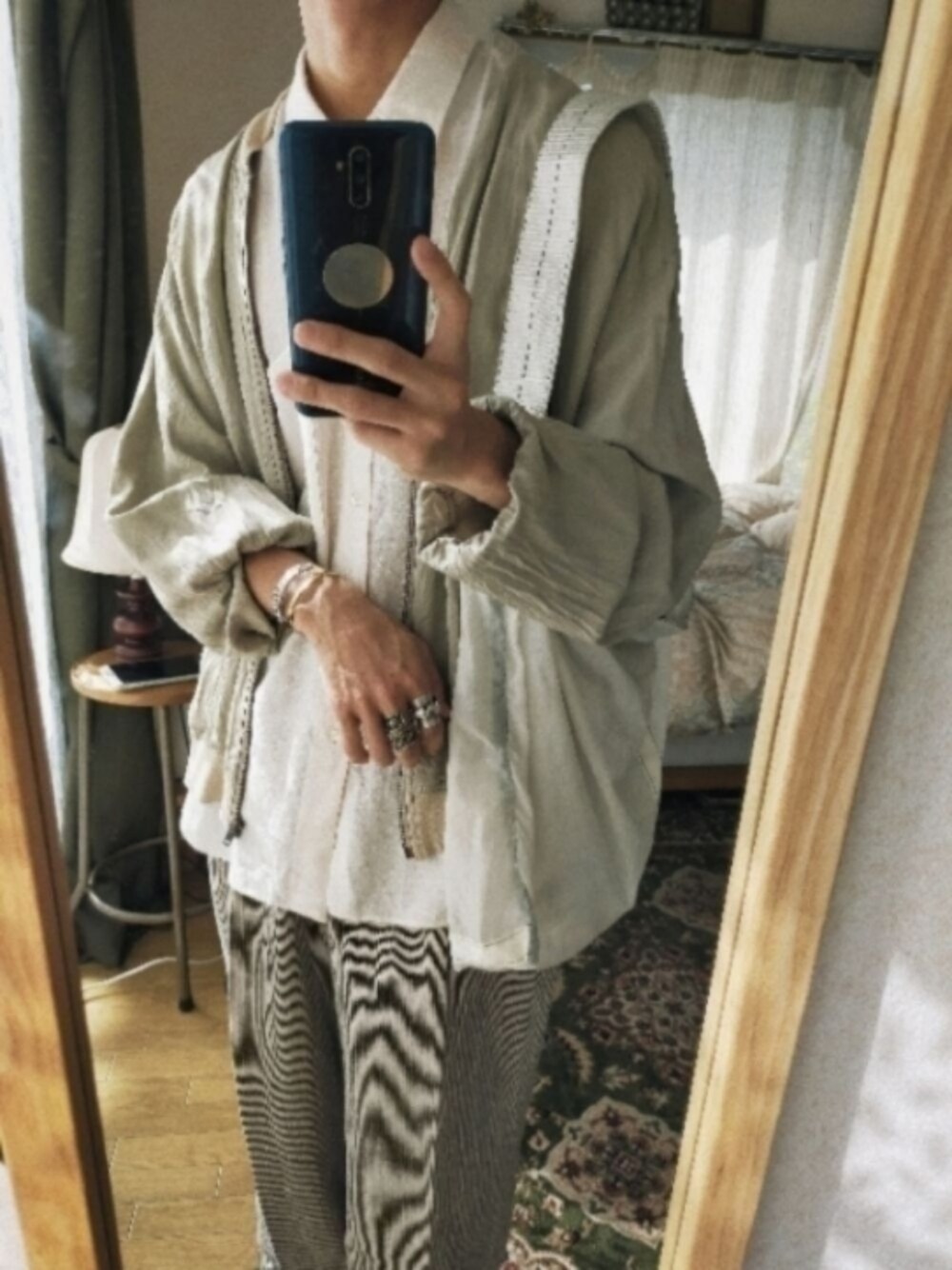 「だから秋服が好き、休日スタイル、きれいめカジュアル、ストライプ、古着MIX、シャツスタイル、vintage、プチプラ、オールホワイト、スラックス」｜「VINTAGEのアイテム（シャツ/ブラウス、ホワイト系）」を使った、old_goldさん（メンズ・170cm）の秋コーディネートの1枚目の写真