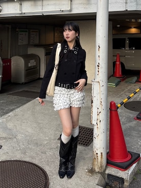 「WHO'S WHO gallery（フーズフーギャラリー）のSHORT EYELET PEA JACKET（ピーコート、ブラック系）」を使った、モエさん（レディース・167cm）の春コーディネート